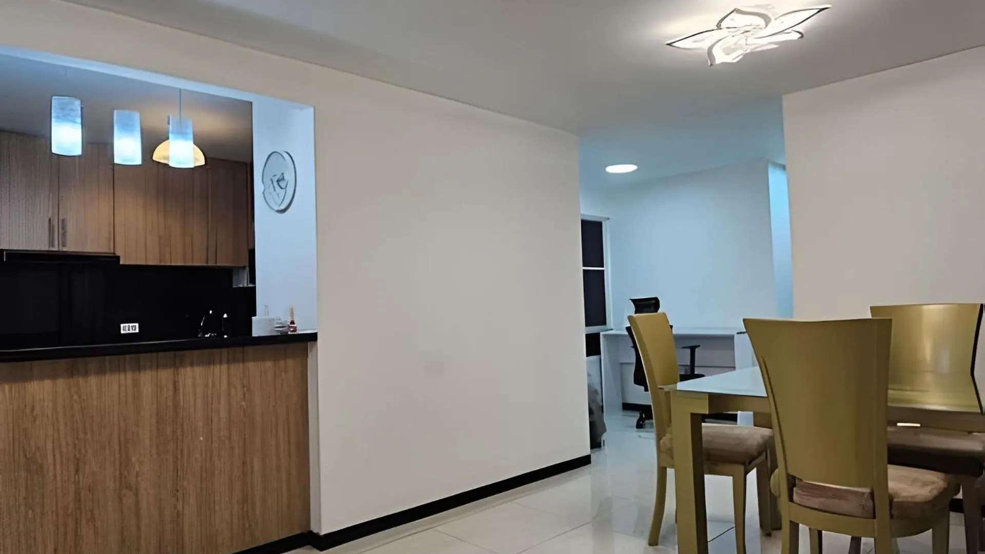 Edificio Santa Catalina Cerca Zona Comercial 卡利