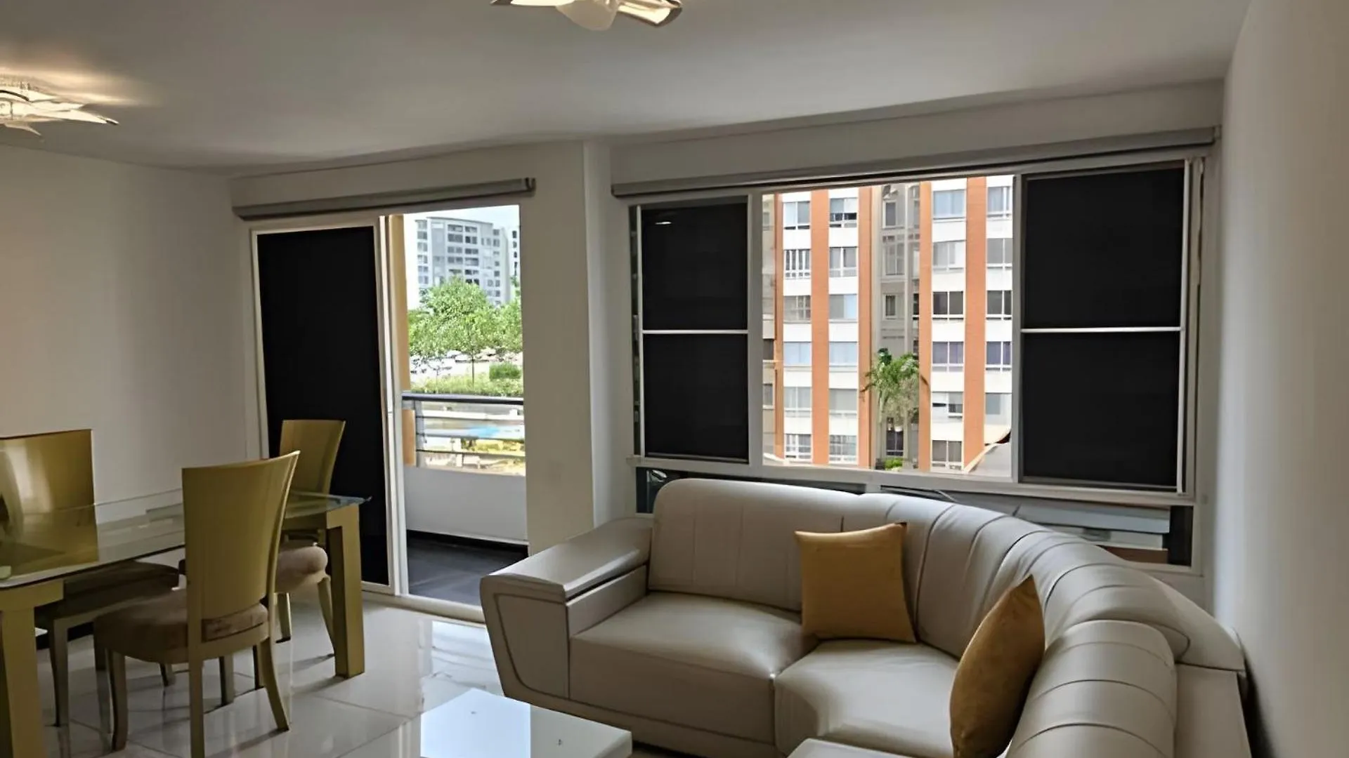 公寓 Edificio Santa Catalina Cerca Zona Comercial 卡利