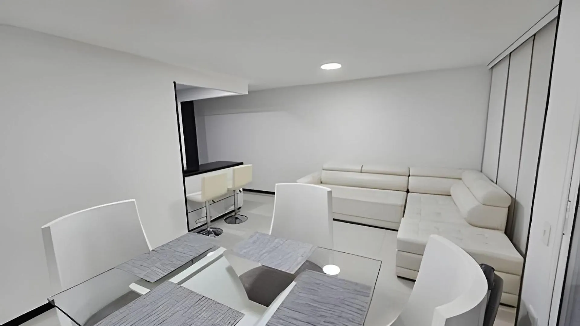 Edificio Santa Catalina Cerca Zona Comercial 卡利 公寓