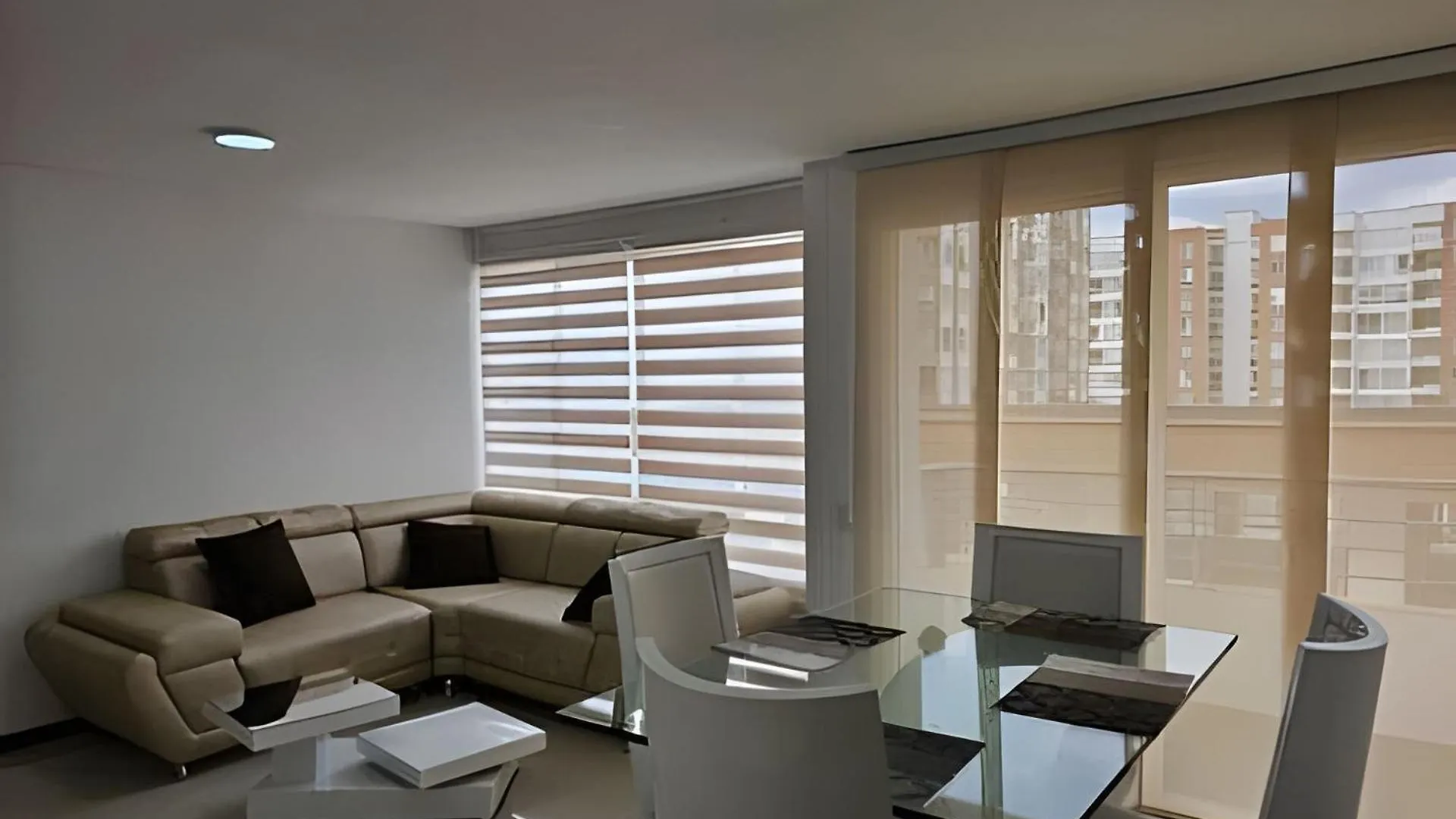 公寓 Edificio Santa Catalina Cerca Zona Comercial 卡利 哥伦比亚