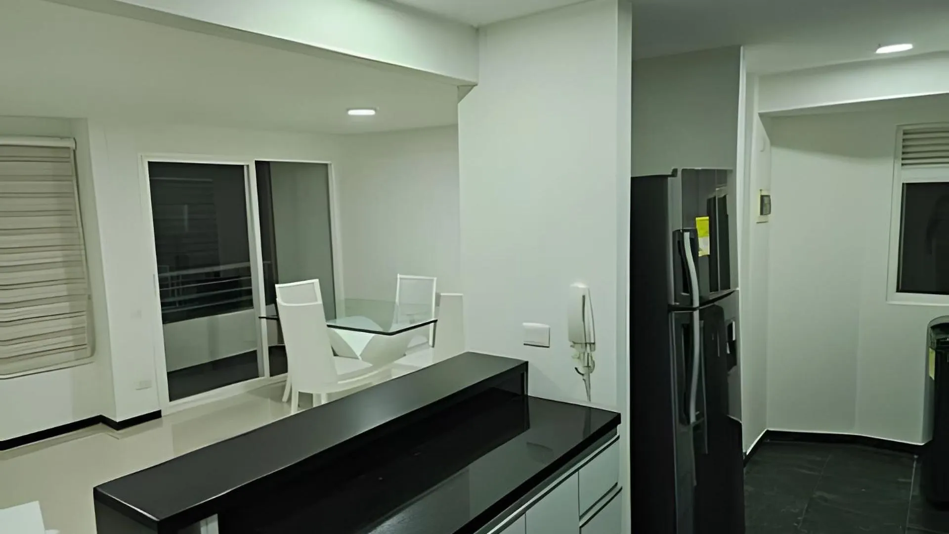 Edificio Santa Catalina Cerca Zona Comercial 卡利