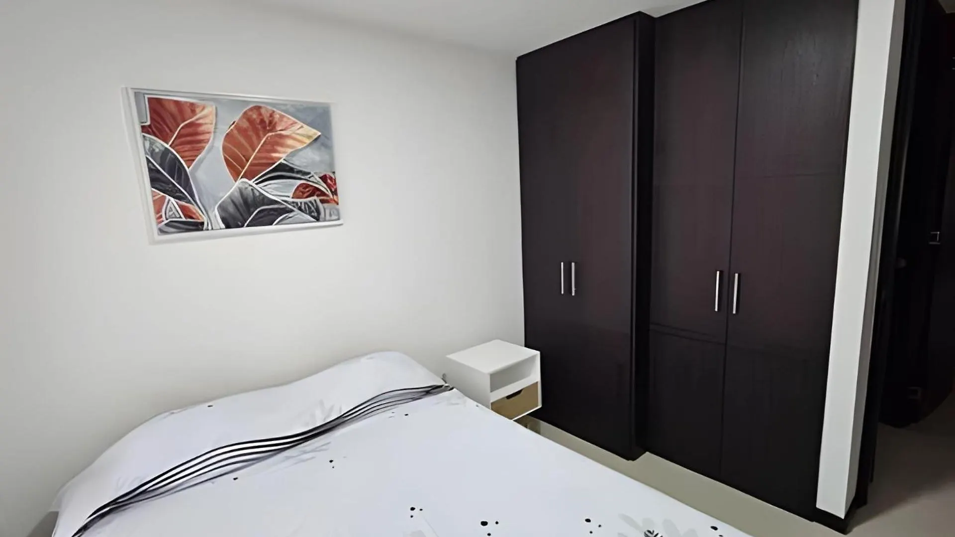公寓 Edificio Santa Catalina Cerca Zona Comercial 卡利