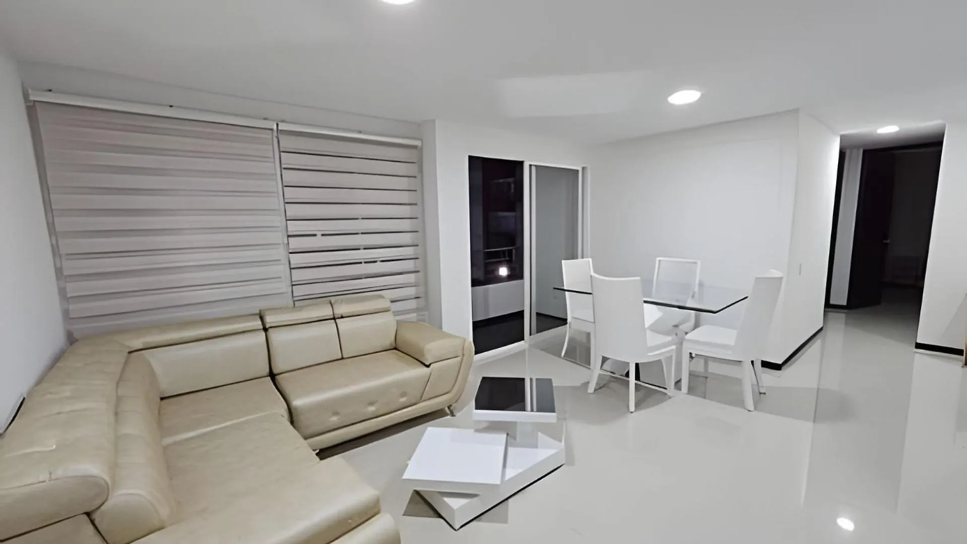 Edificio Santa Catalina Cerca Zona Comercial 卡利 公寓